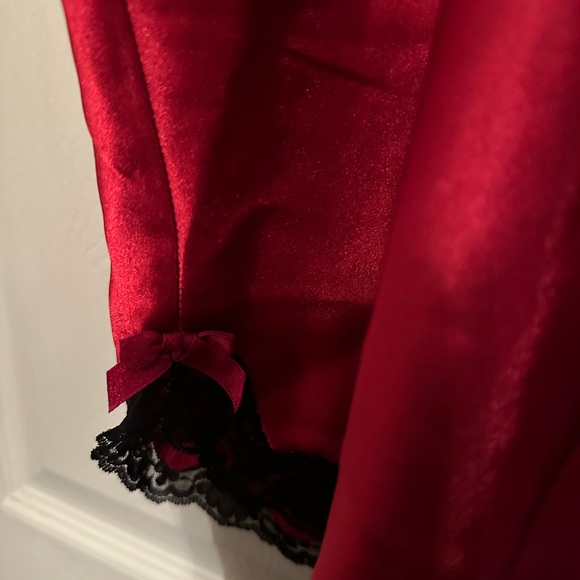 Cacique Cami Night Top Armpit to armpit 25” - Picture 4 of 6